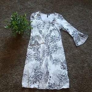 Beautiful non wrinkle dress! Size small